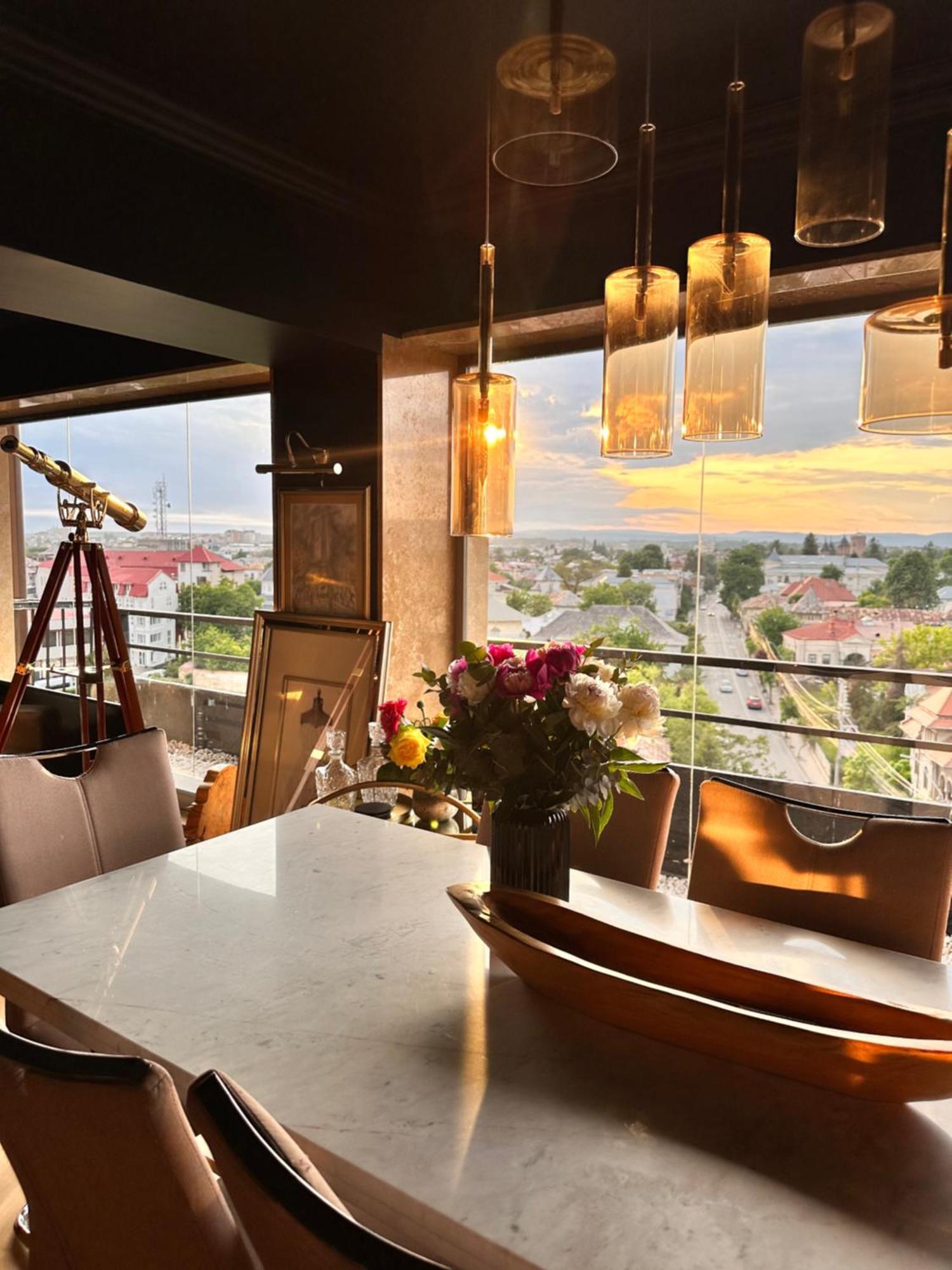 Noir Penthouse Apartman Tergovistye Kültér fotó